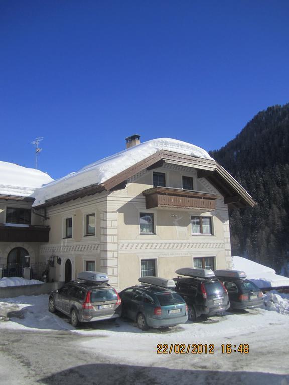 Charlys Ferienwohnung Samnaun Exterior photo