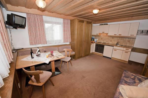 Charlys Ferienwohnung Samnaun Exterior photo